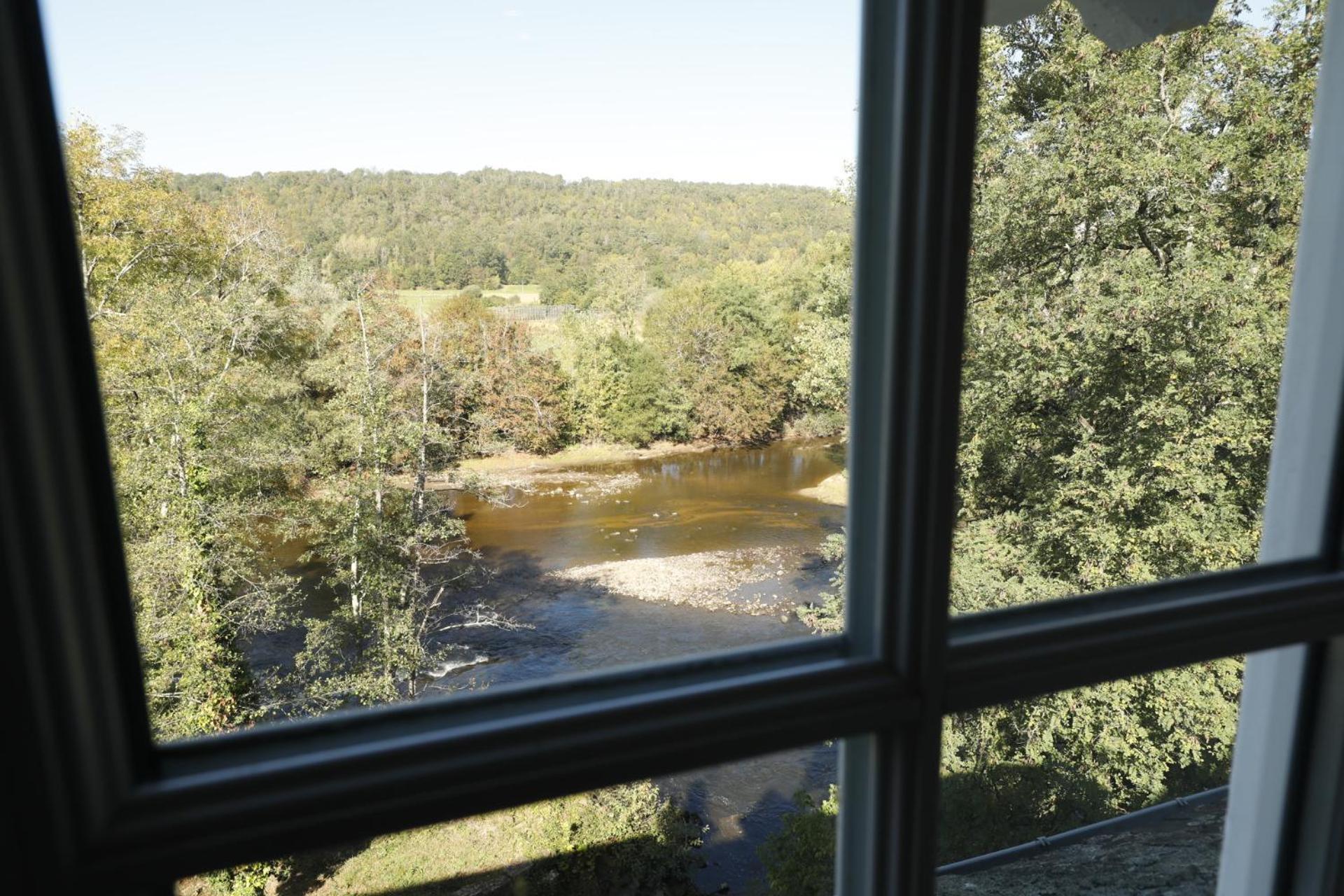 فندق French Correze Moulin Bleu Saint-Pantaléon-de-Larche المظهر الخارجي الصورة