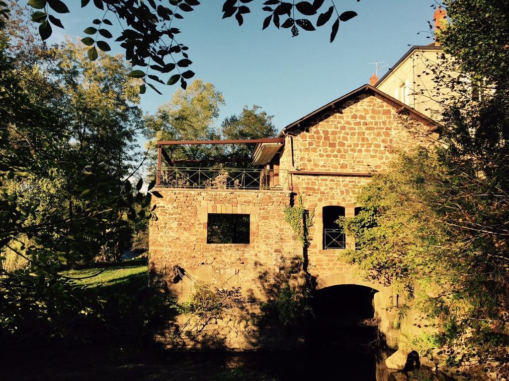 فندق French Correze Moulin Bleu Saint-Pantaléon-de-Larche المظهر الخارجي الصورة