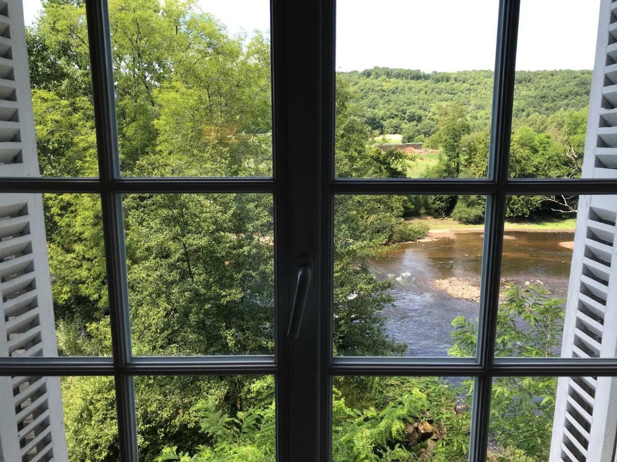 فندق French Correze Moulin Bleu Saint-Pantaléon-de-Larche المظهر الخارجي الصورة